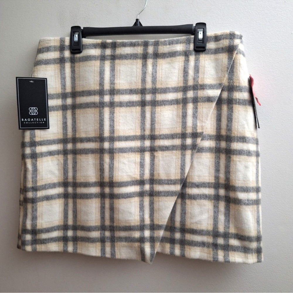 Bagatelle Thick Mini Skirt Womens Large Gray Beige Plaid Faux Wrap NWT